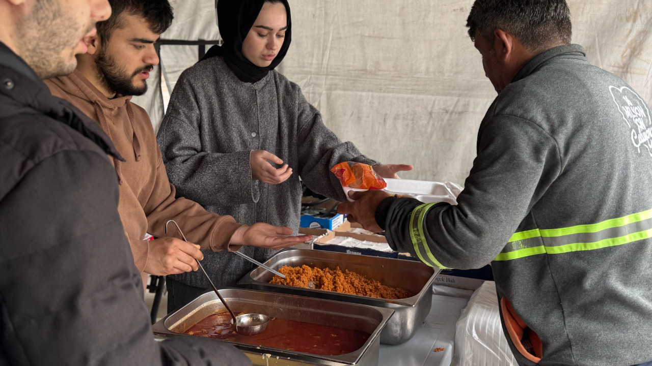 İstanbul'a Sincan Belediyesinden gıda ve sıcak yemek desteği