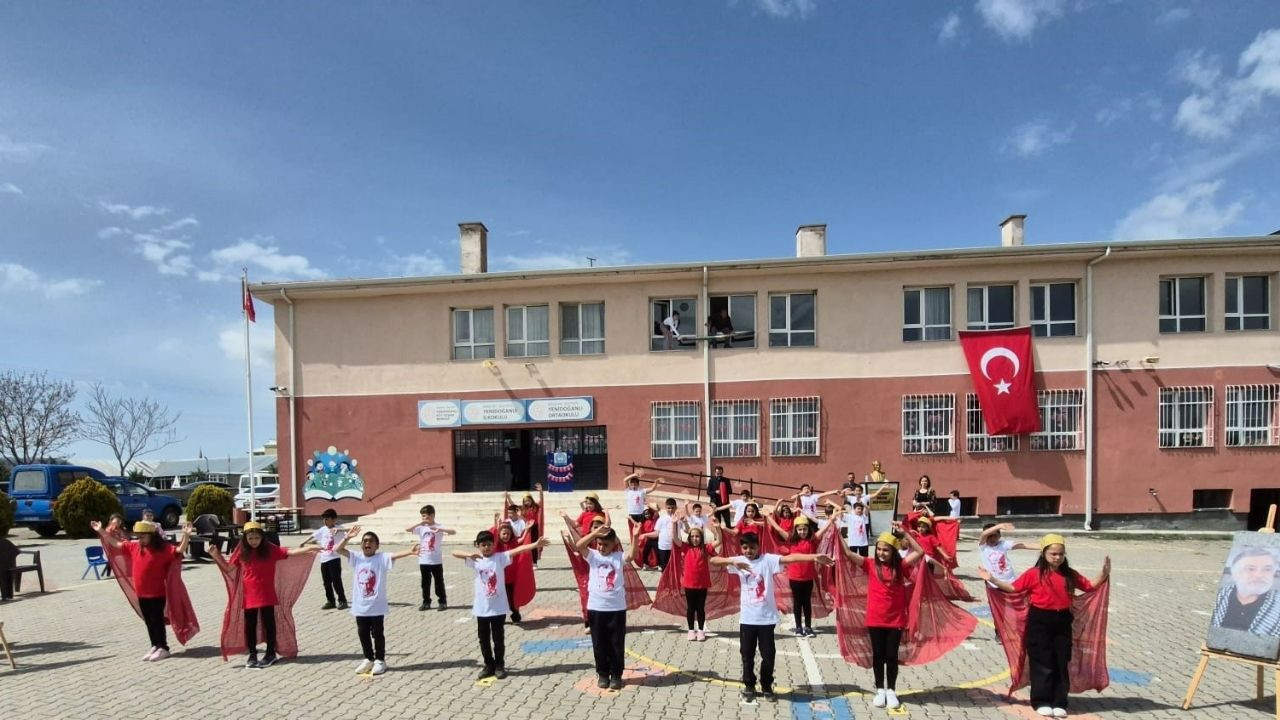 Kırşehirli öğrencilerden anlamlı anma programı