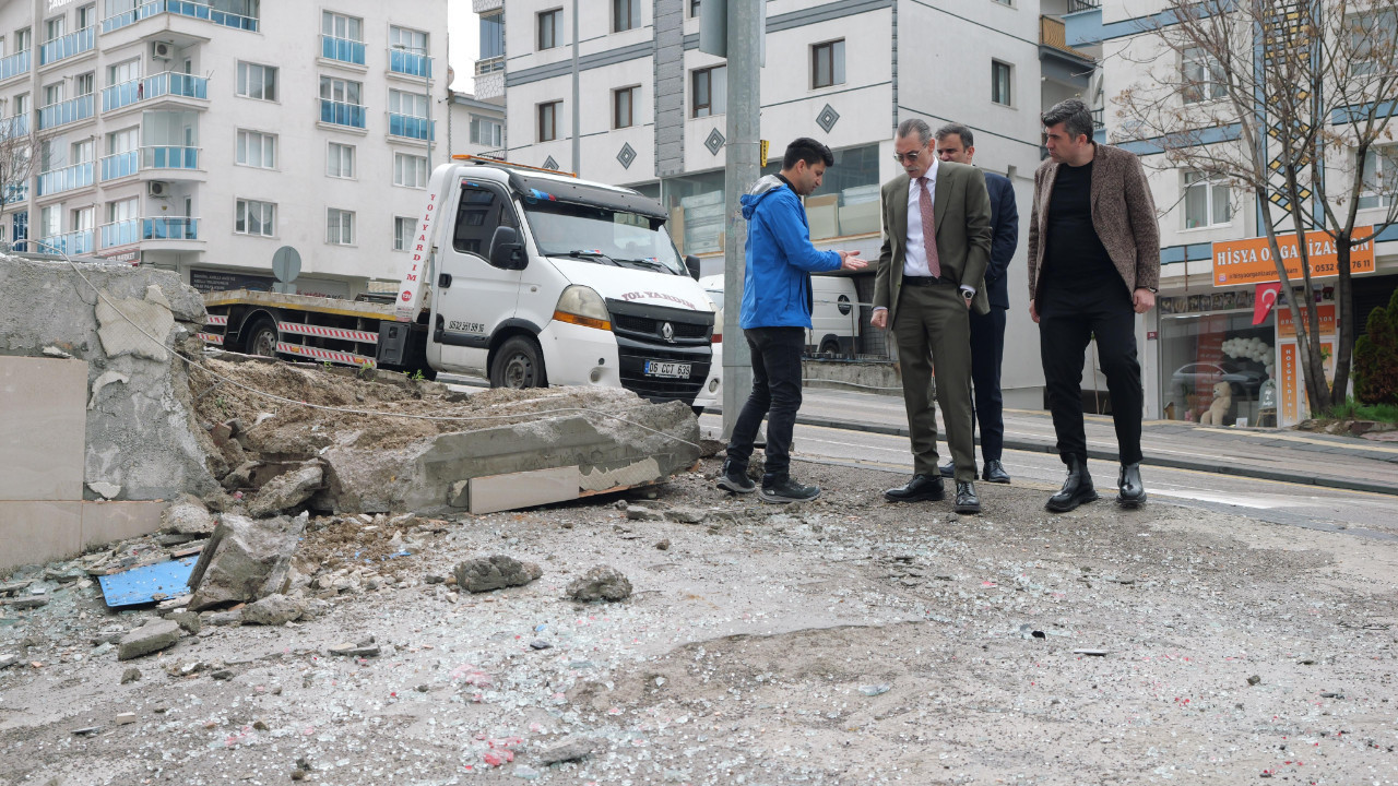 Erdal Beşikcioğlu, Etimesgut'taki trafik kazasında incelemelerde bulundu