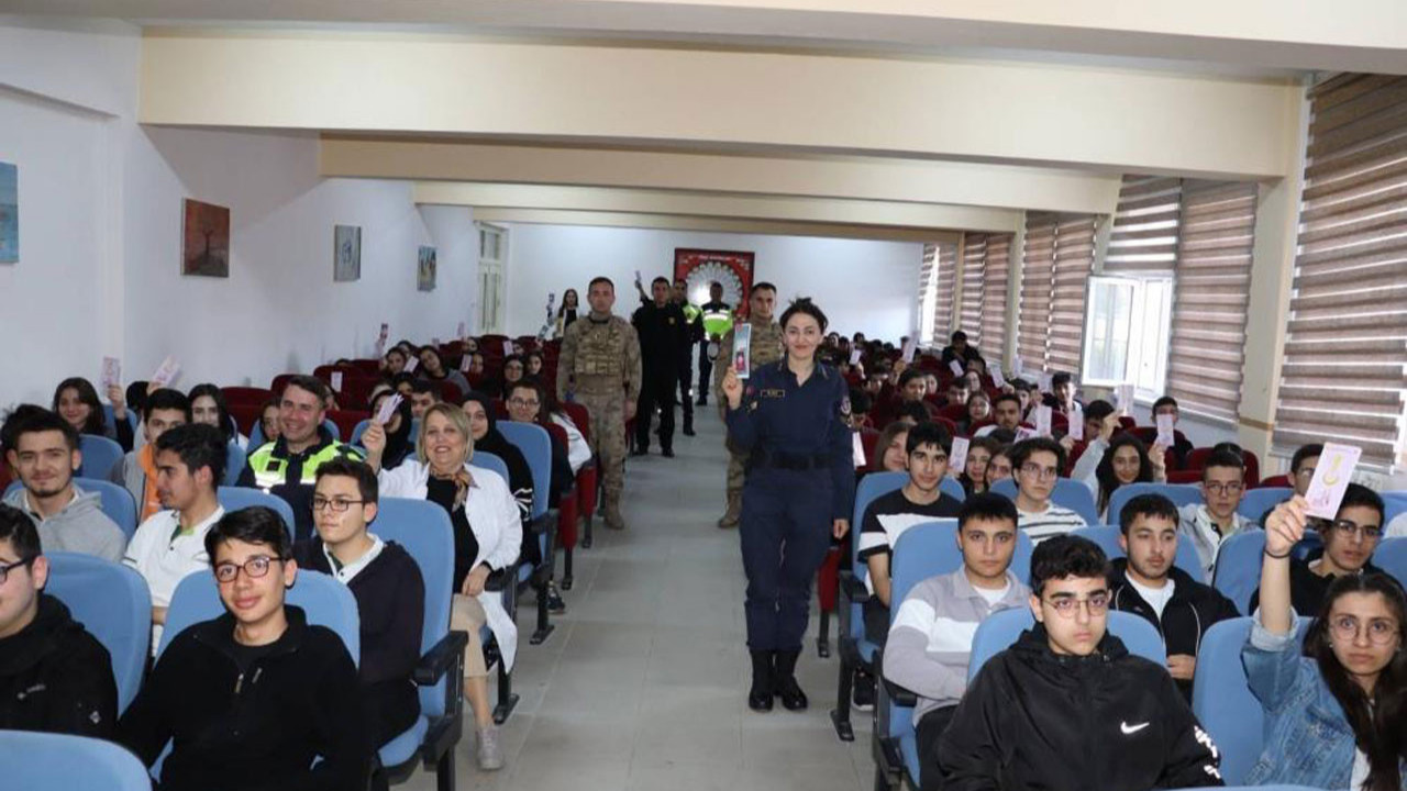 Lise öğrencilerine JSGA ve KADES bilgilendirmesi yapıldı