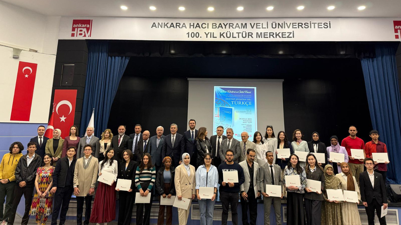Hacı Bayram Veli Üniversitesi'nde tarihi gün! Dereceye giren eser sahipleri ödüllendirildi