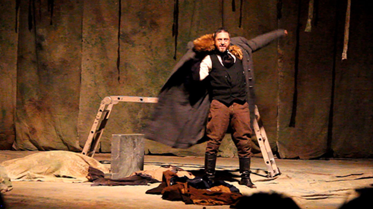 Ankara Cermodern’de “Palto” oyunu sahneleniyor