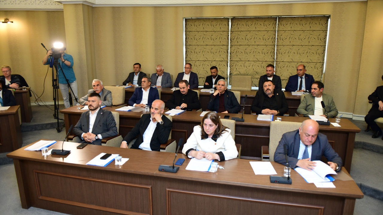 Kahramankazan’da asfalt rekoru: "25 ilçeyi geride bıraktık!"