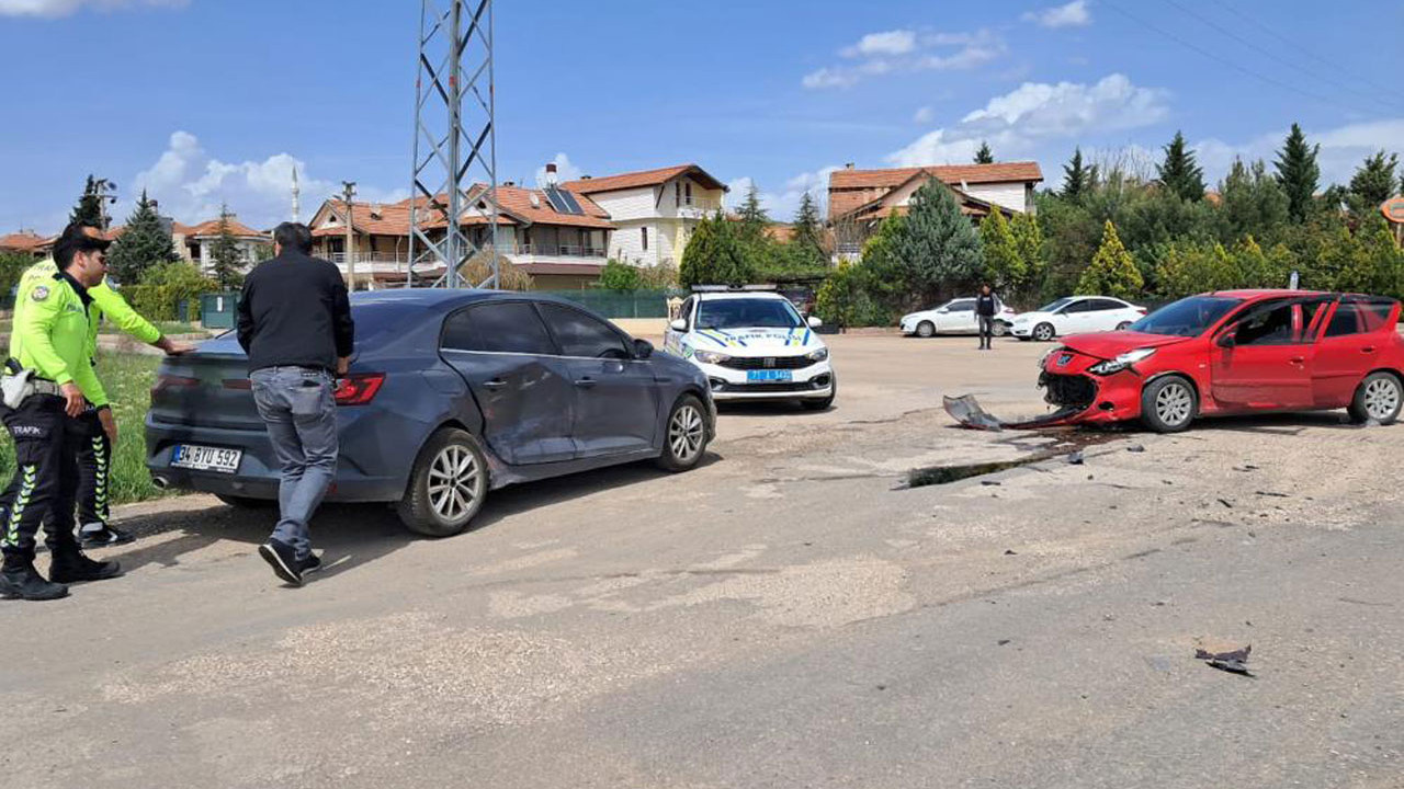 Kırıkkale'de iki otomobilin çarpıştığı kazada 1 yaralı hastaneye kaldırıldı