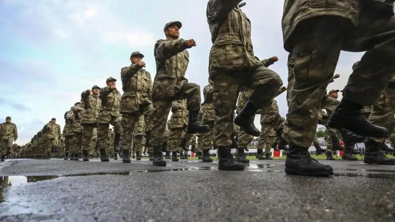 MSB açıkladı! Askerlik üç aya mı indi?