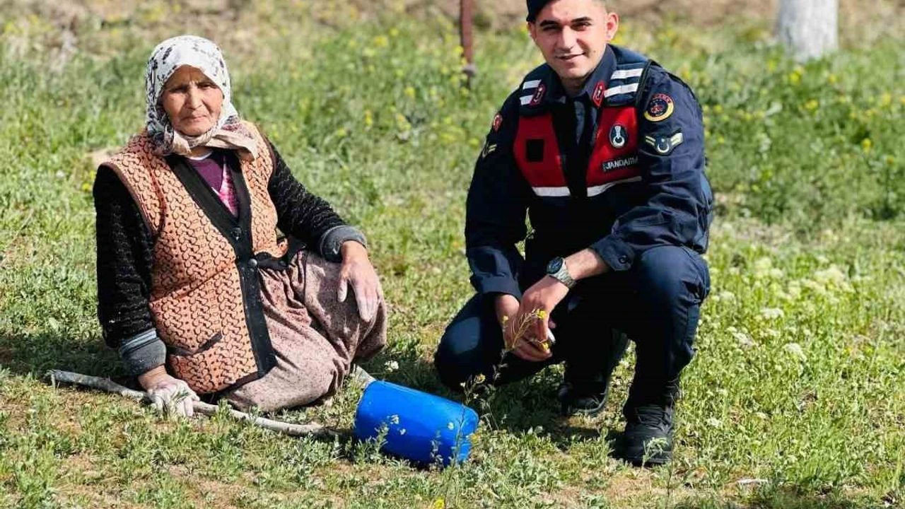 Kırşehir’de jandarma, köylerdeki vatandaşları dolandırıcılıkla ilgili bilgilendirdi