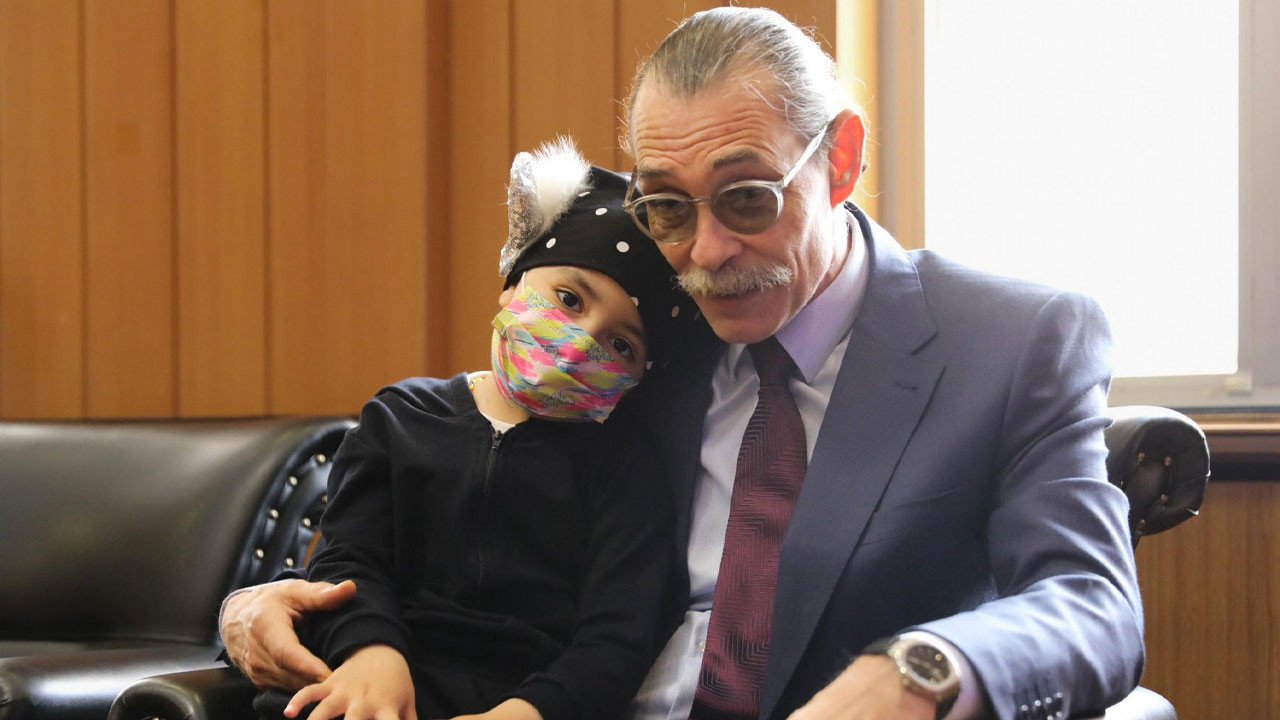 Minik Ela’dan Başkan Beşikçioğlu’na anlamlı ziyaret