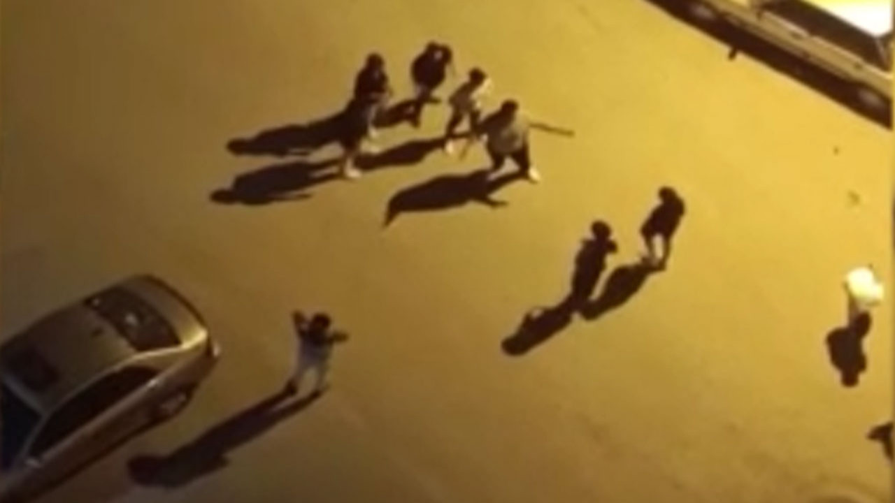 Altındağ’da sokak ortasında kavga! Mahalle sakinleri müdahale etti