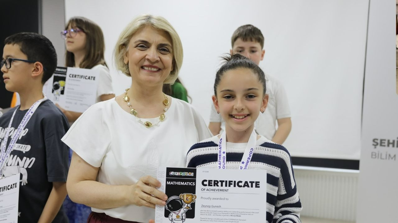 Etimesgut Belediyesinden Türkiye'yi gururlandıran öğrencilere tebrik