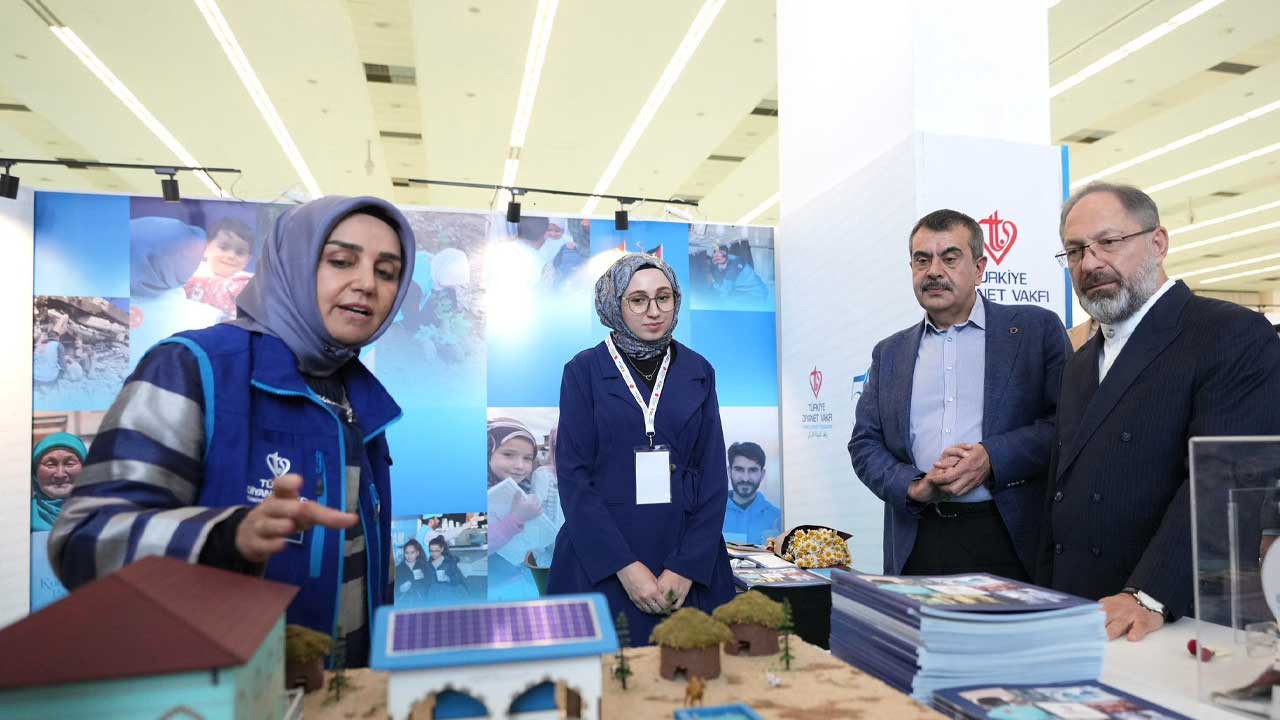 Milli Eğitim Bakanı Tekin'den Ankara'da Uluslararası İslam Sanatları Fuarı’na ziyaret