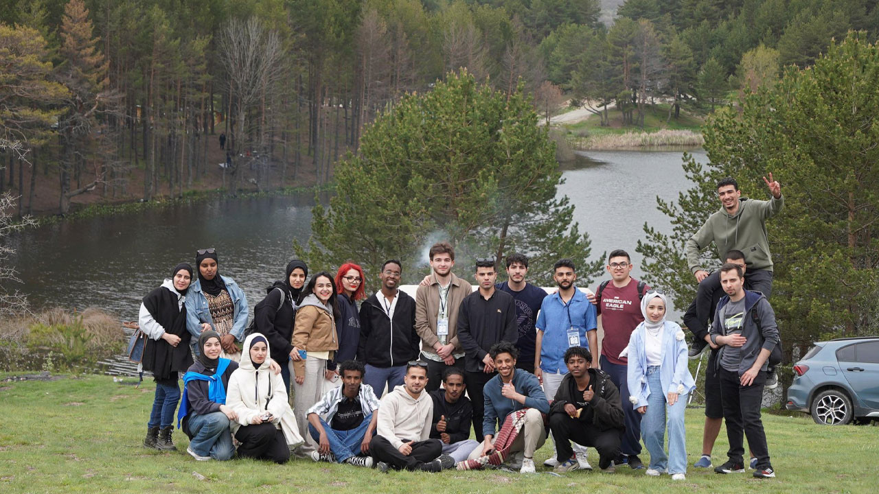 Kızılcahamam, dünyanın dört bir yanından gelen gençlere kendini hayran bıraktı