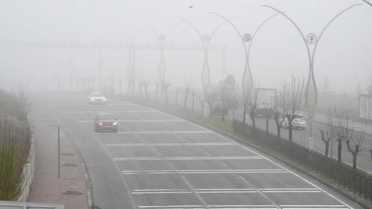Yozgat’ta yoğun sis, görüş mesafesini 30 metreye kadar düşürdü