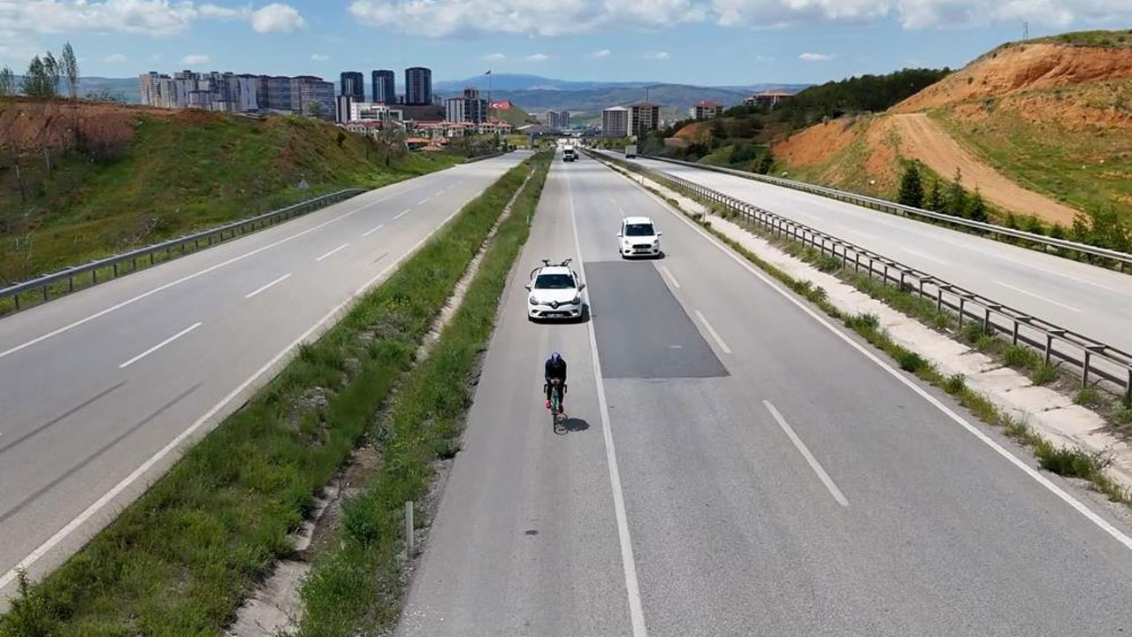 Çanakkale'den Samsun’a şehitlik toprağı için pedal çeviriyor