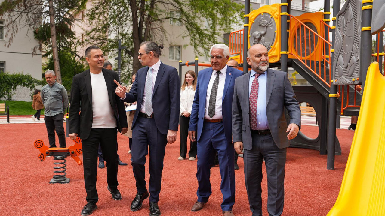 Etimesgut’un parkları geleceğe hazırlanıyor