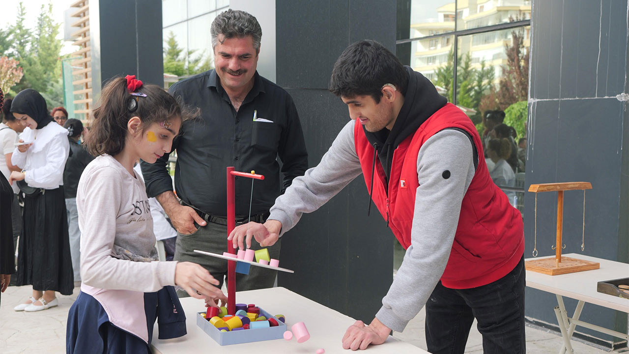 Etimesgut Engelsiz Yaşam Şenliği’nde dolu dolu bir gün