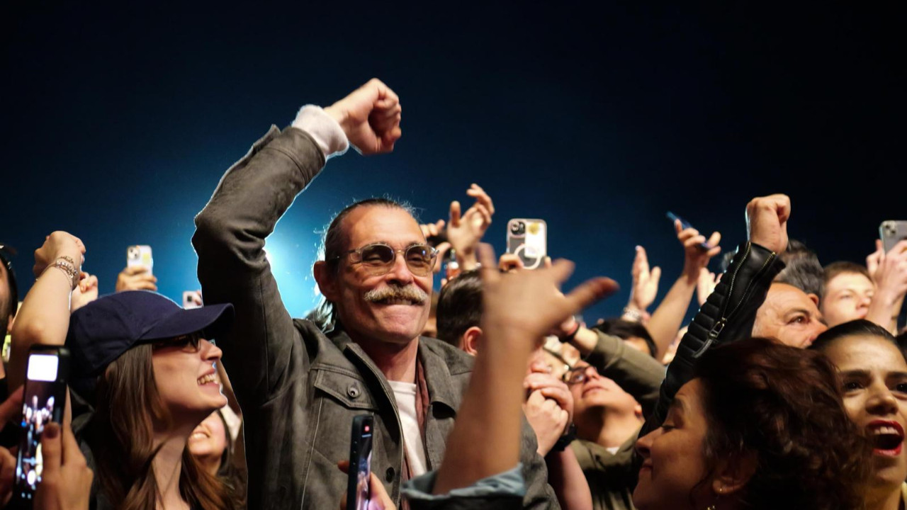 Etimesgut’ta 19 Mayıs coşkusu Duman konseriyle taçlandı