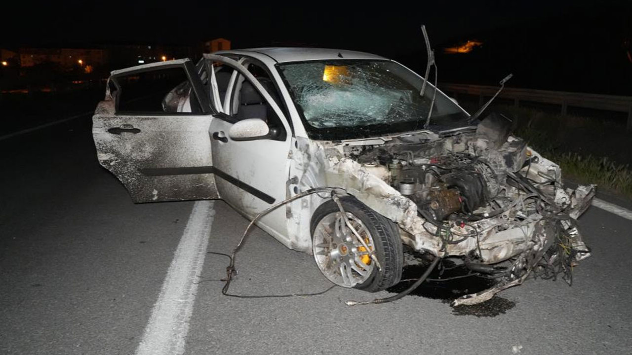 Kırıkkale’de otomobil bariyerlere çarptı! Genç sürücü hayatını kaybetti