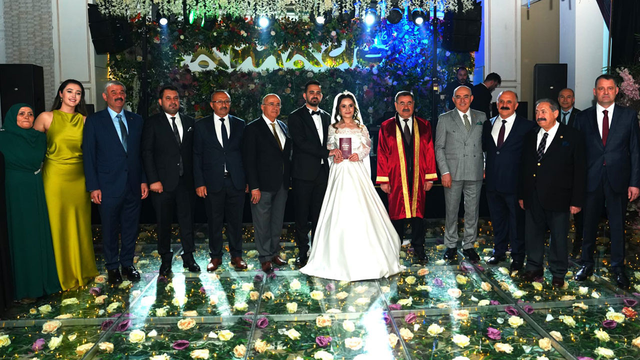Özdemir ve Yemenoğlu Ailelerinden Ankara'da rüya gibi düğün
