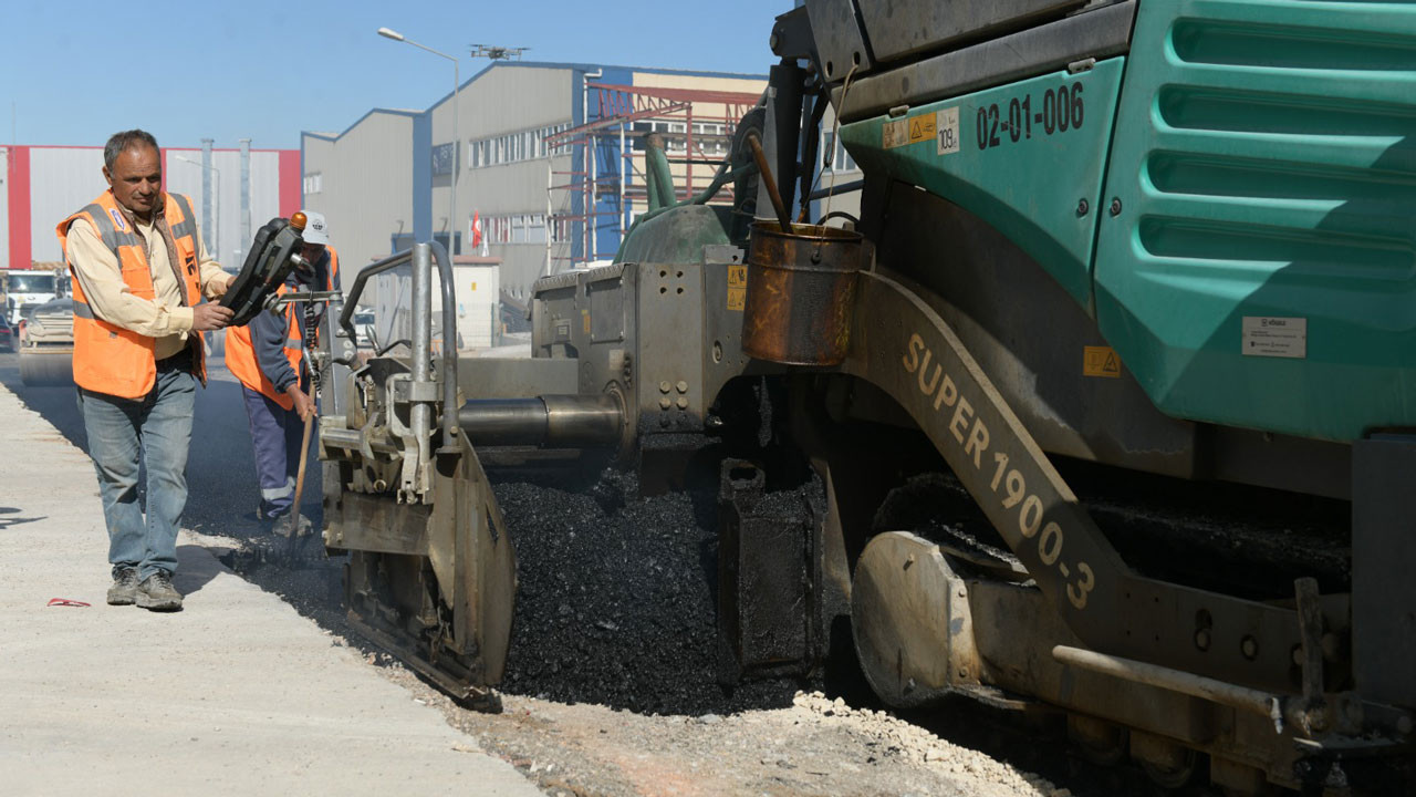 Kahramankazan’da hem eğitim hem hizmet: Mahremiyet semineri ve asfalt seferberliği