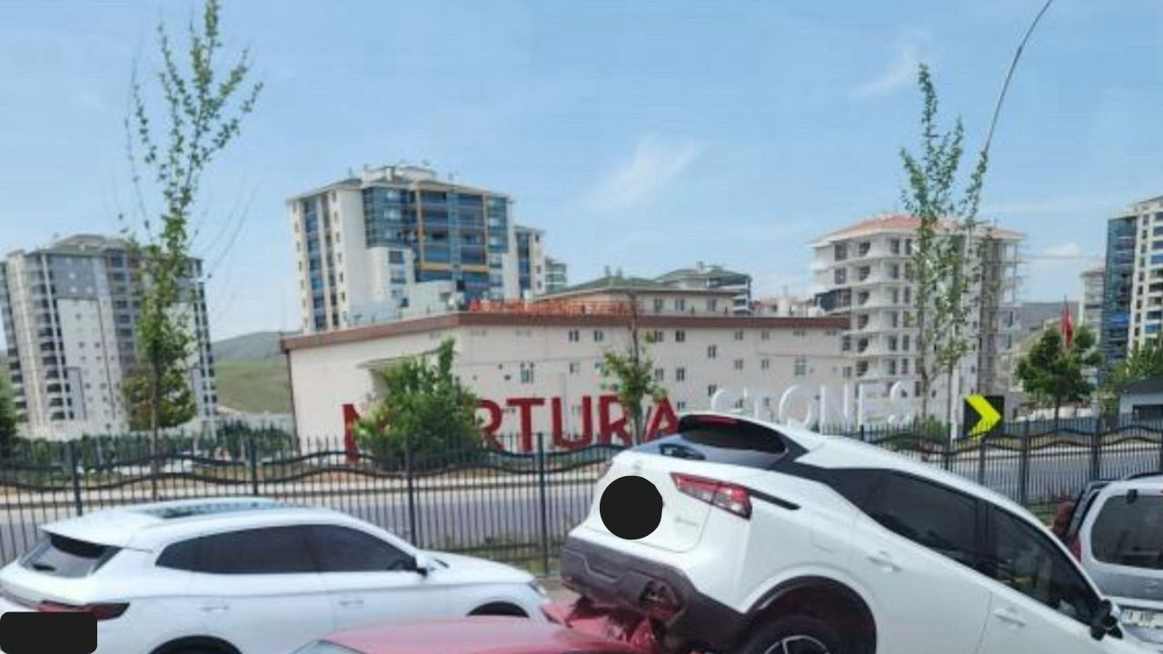 Havalimanı yolunda zincirleme kaza! Trafik durma noktasına geldi!