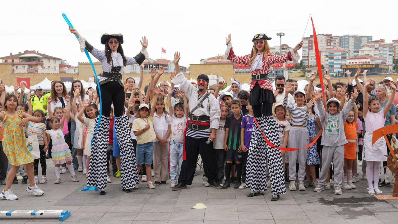 Etimesgut’ta 1. Ata Kültür Festivali tarihe damga vurdu