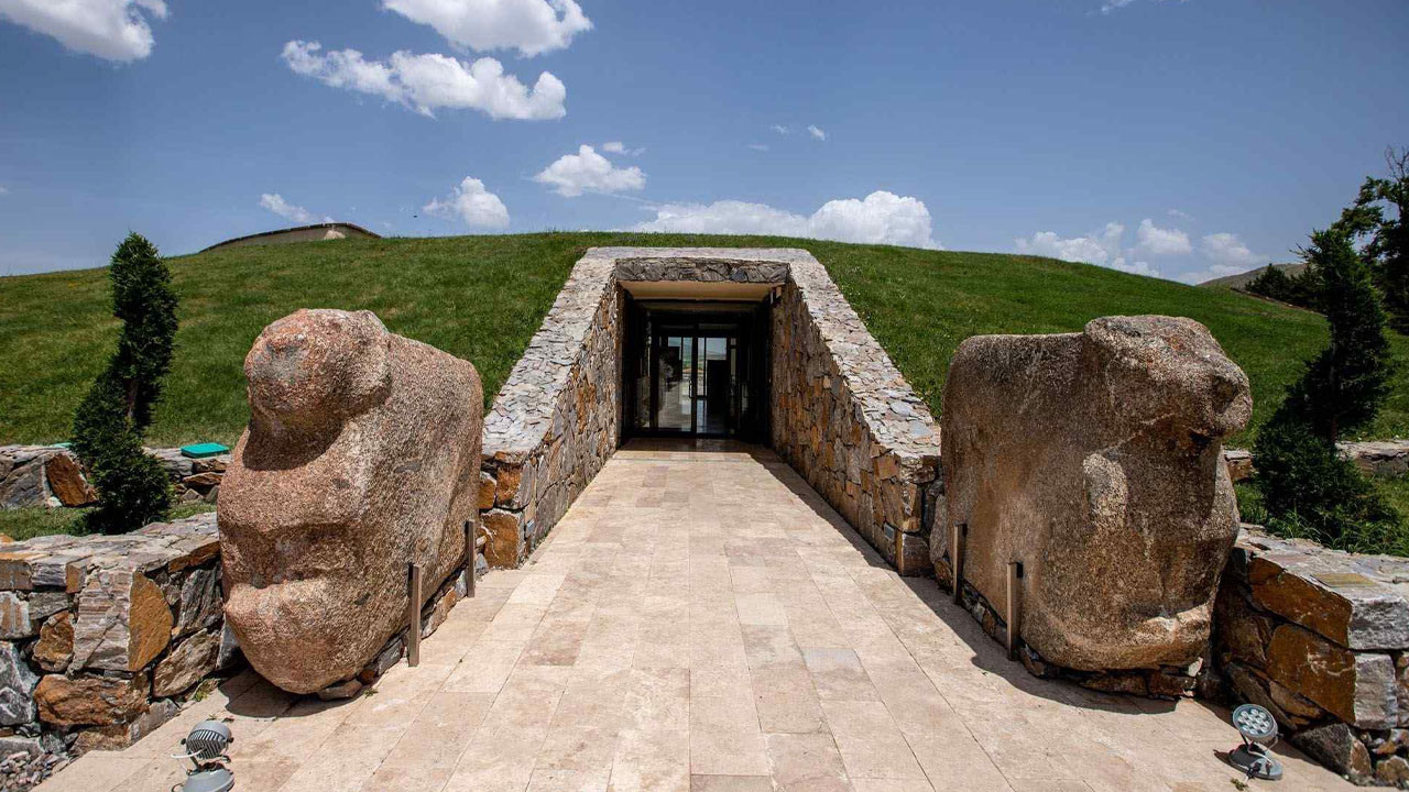 Kırşehir’de Kaman Kaymakamı değişti, Kırşehir Valisi Demiryürek'e yeni yardımcı tayin edildi