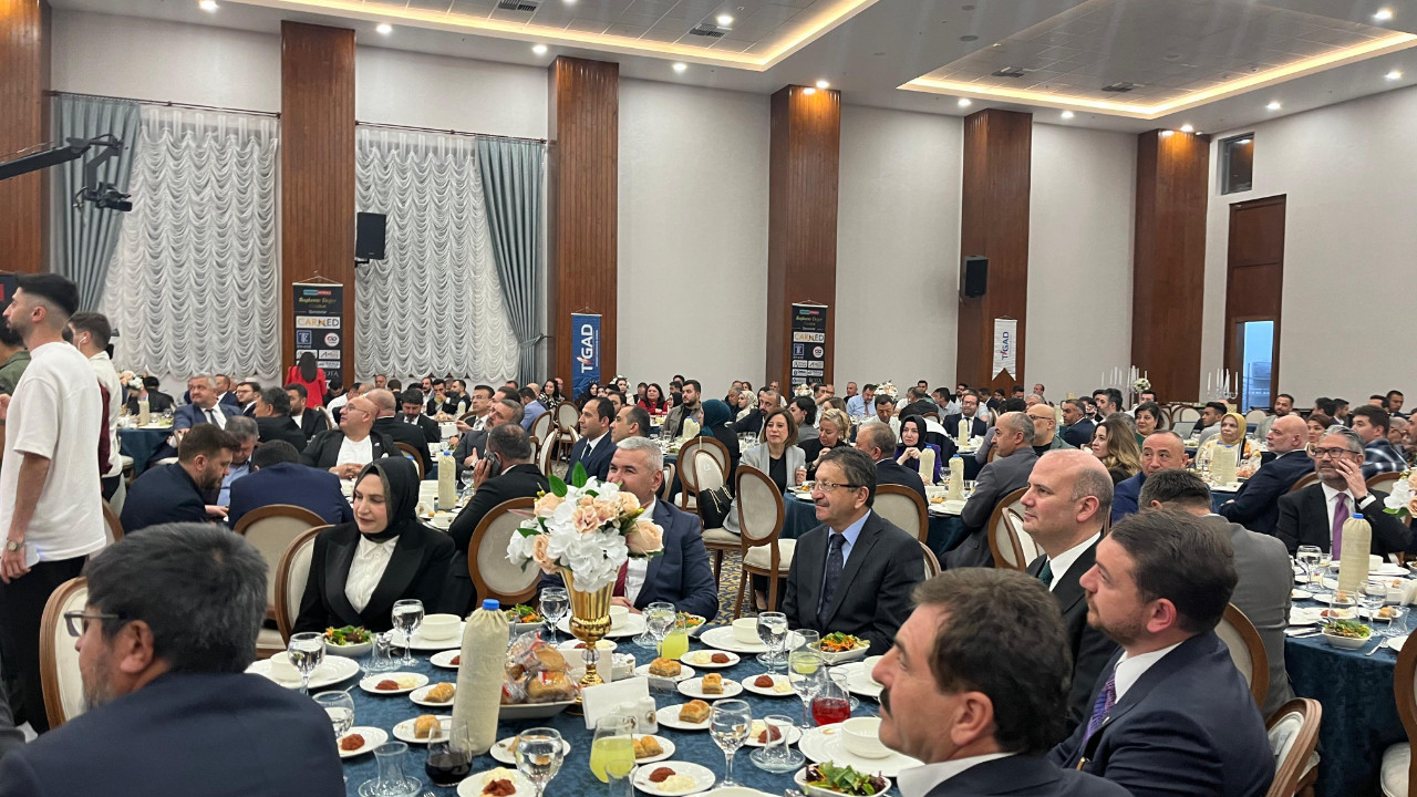 Medya Ankara 4. Ödül töreni gerçekleşti: Başkent'in önemli isimleri bu gecede buluştu!