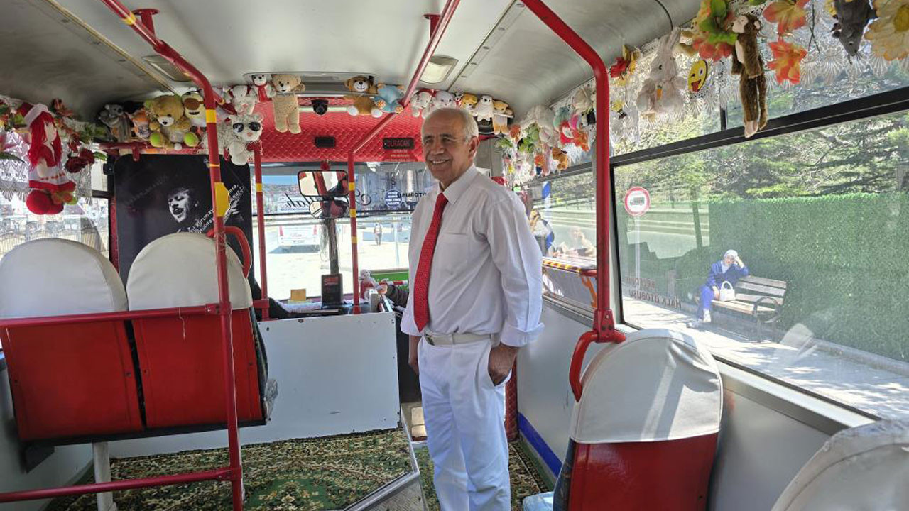 Yozgat’ın halk otobüsü şoförü, dikkat çeken tarzıyla şehre renk katıyor