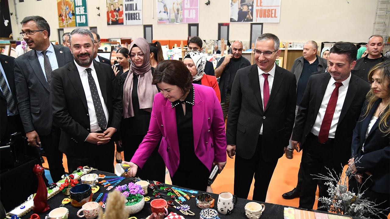 Pursaklar’da kadınların el emeği sergilendi