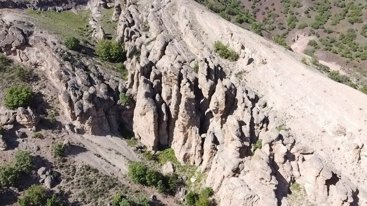 “Yozgat’ın Peribacaları” görenlerde merak uyandırıyor