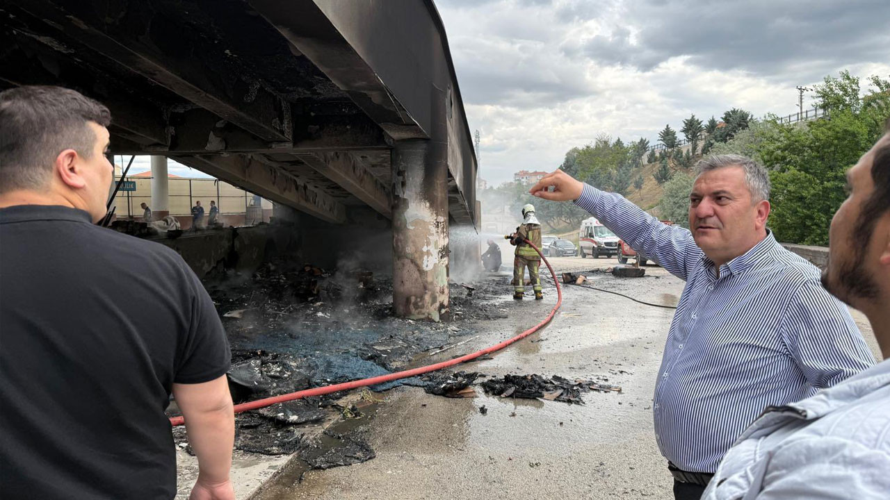 Başkan Demirbaş pazar yerindeki yangın alanında incelemelerde bulundu