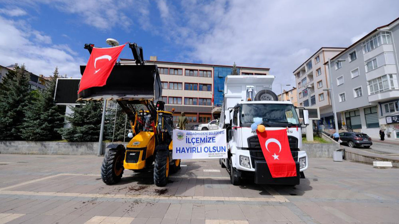 Yozgat’ın Akdağmadeni Belediyesinden 11 milyon liralık yeni iş makinası