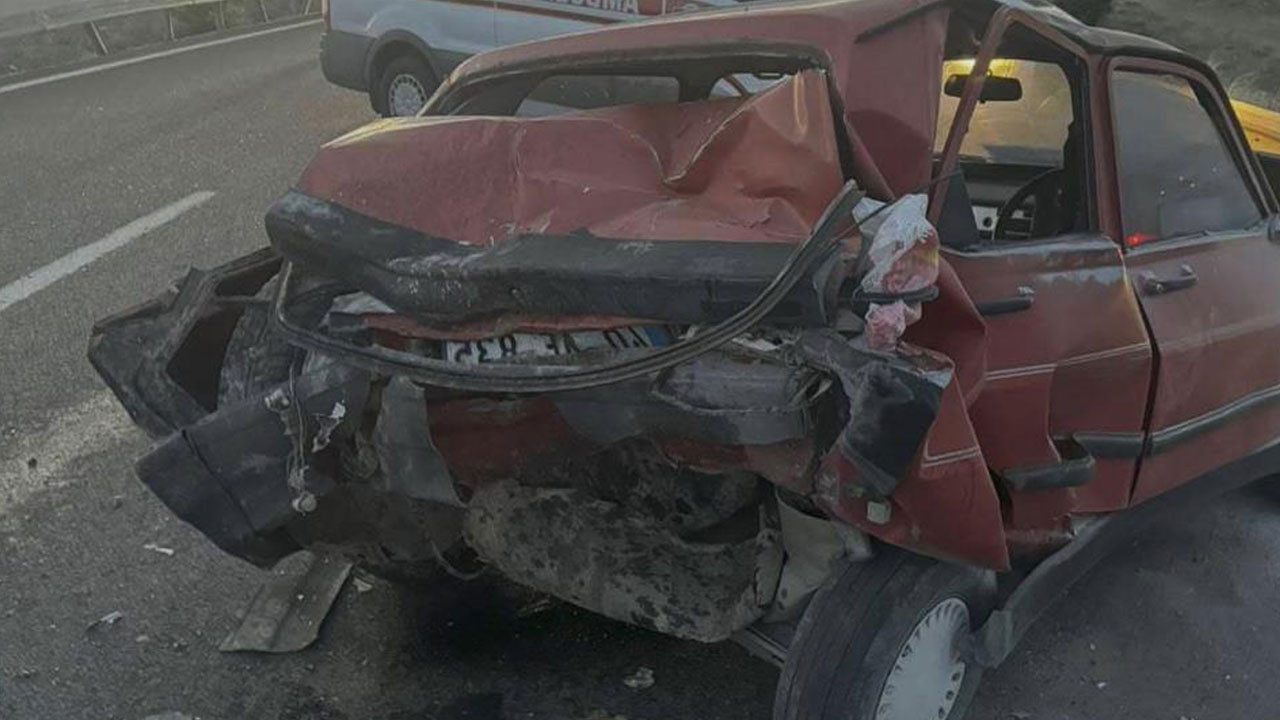 Kırıkkale'de otomobil ile kamyonetin çarpışması sonucu 1 kişi hayatını kaybetti, 2 kişi yaralandı