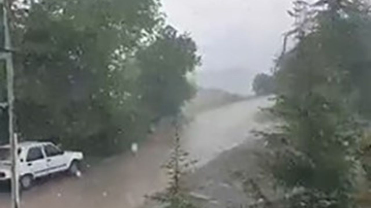 Kahramankazan'da etkili olan dolu günlük yaşamı etkiledi