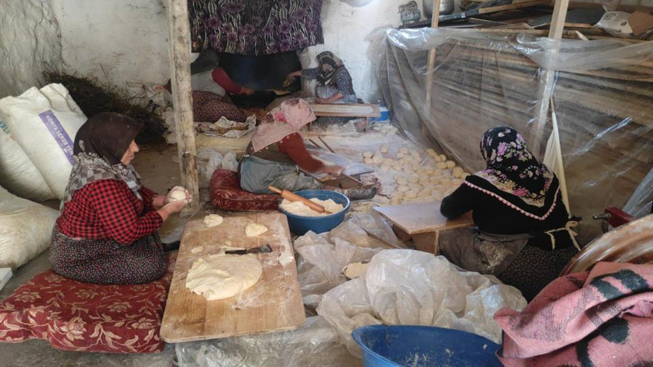 Yozgatlı kadınlar, el emeğiyle kültürel mirası harmanlayarak aile bütçesine katkı veriyor