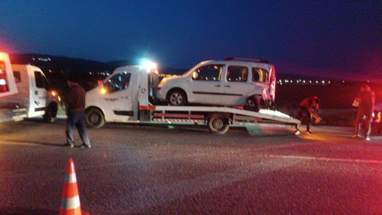 Elmadağ-Samsun kara yolunda kaza! İki otomobil çarpıştı!