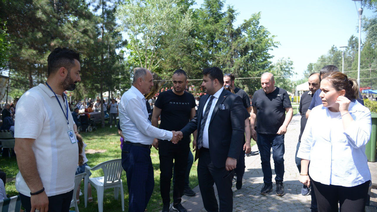 Başkan Çırpanoğlu, Yusufelililer Şenliği'nde hemşehrileriyle buluştu