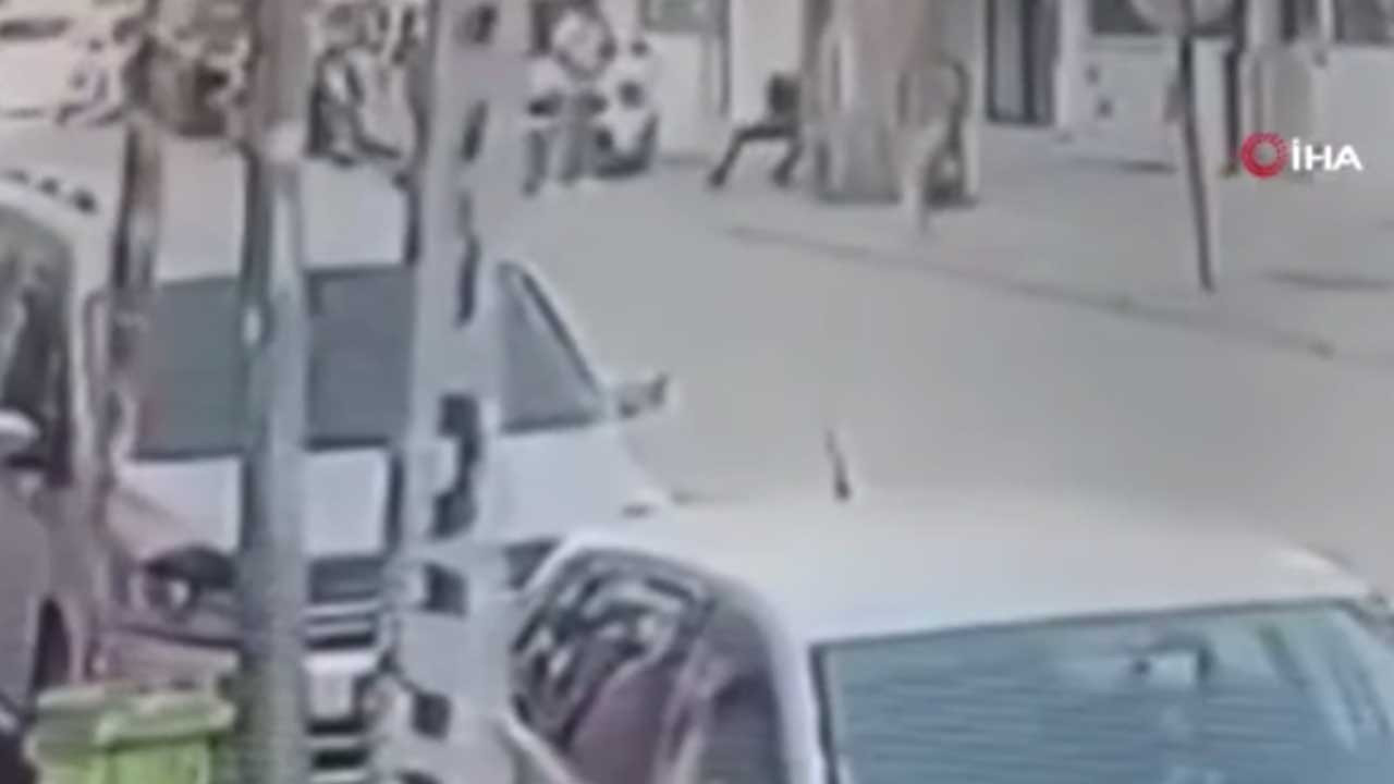 Ankara Polatlı'da kediyi tekmelediği iddia edilen şahıs, dört kişi tarafından darp edildi