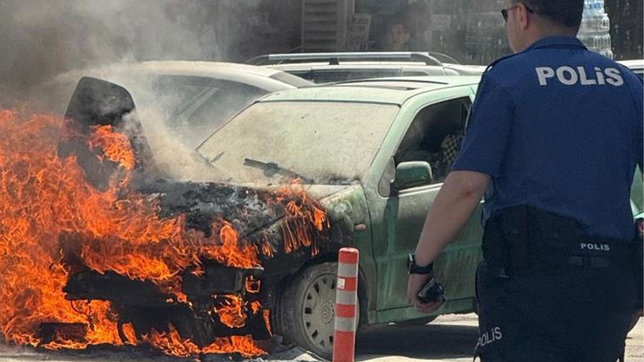 Ankara’da seyir halindeki araç alev topuna döndü