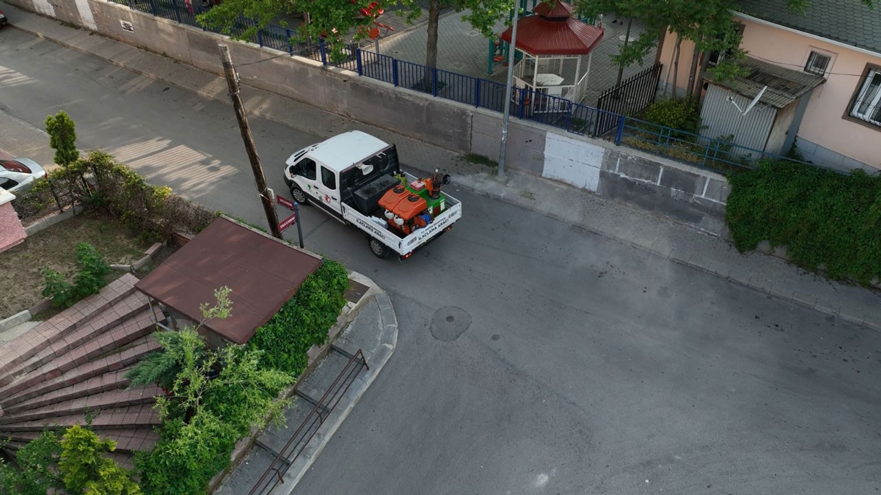 Mamak’ta haşere ihbar hattı vatandaşlardan tam not aldı