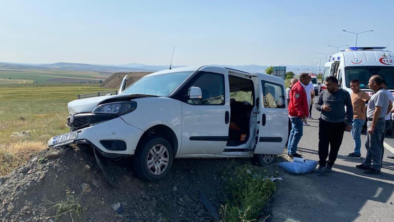 Kırıkkale'de korkutan trafik kazası: 4'ü çocuk, 7 kişi yaralandı