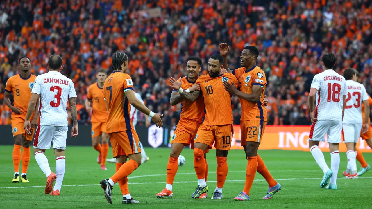 Portakallar gol oldu yağdı, Pelkas ve Bakasetas sirtaki yaptı