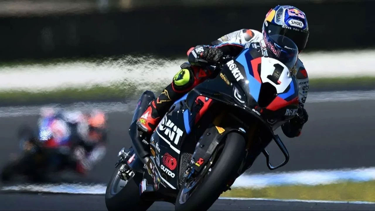 Toprak Razgatlıoğlu, Superbike Şampiyonası'nın İtalya ayağına 3’te 3 yaparak damga vurdu