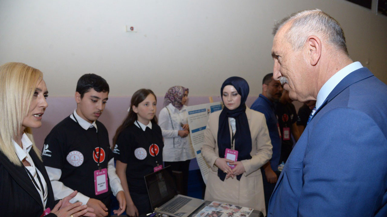 Kahramankazan’da TÜBİTAK 4006 Bilim Fuarı’na yoğun ilgi