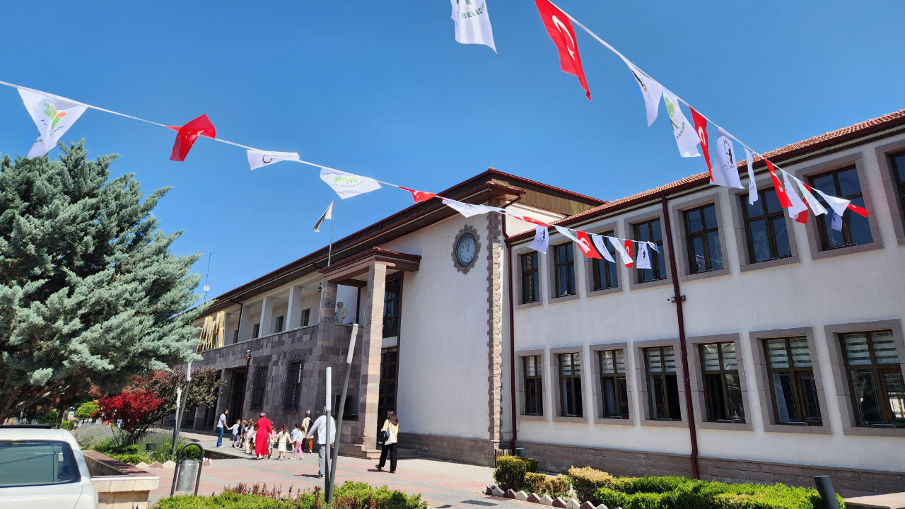 Mamaklı miniklerin mutlu günü! Karnelerini almadan eğlendiler