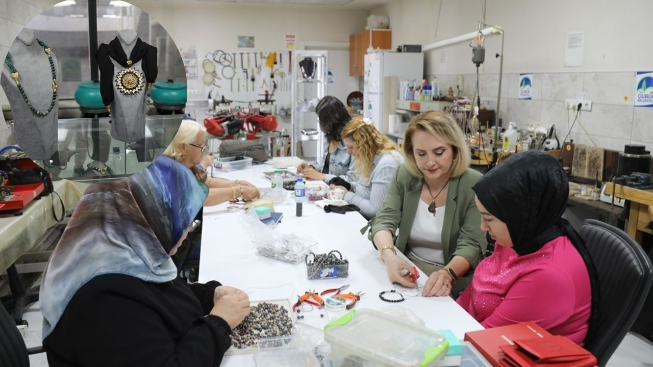 Çubuklu kadınlar agat taşıyla hem üretiyor hem kazanıyor