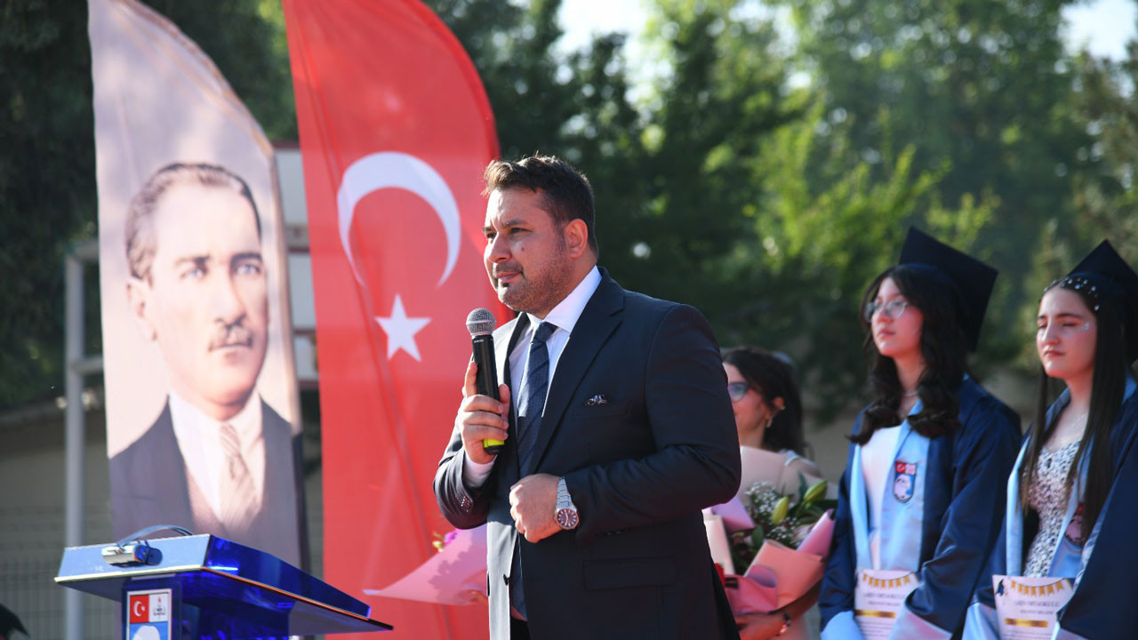 Kahramankazan'da Şahin Ortaokulu öğrencilerinden mezuniyet coşkusu