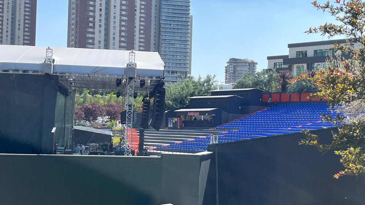 Ankara'da açık hava konser sezonu başladı! Bu akşam hangi ünlü sanatçı sahne alacak?