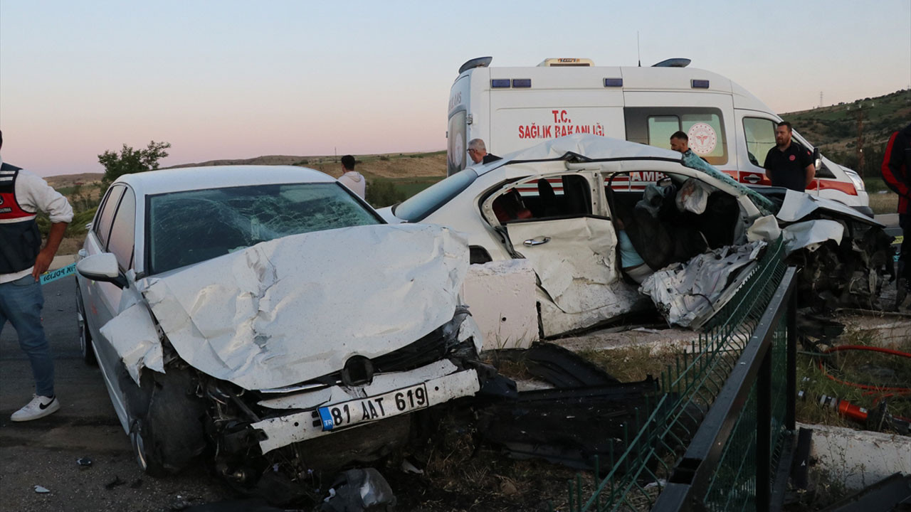 Yozgat’ta feci kaza: 2 ölü, 1 yaralı