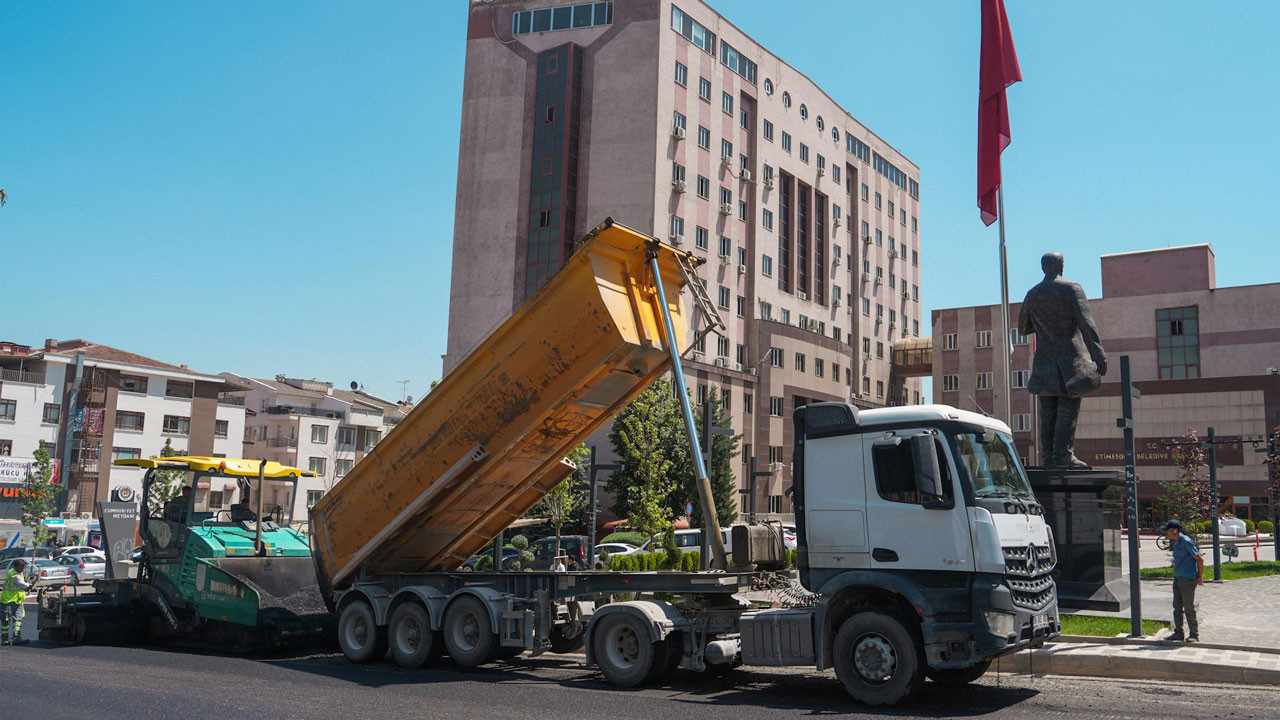 Etimesgut'ta vatandaşlar istedi, belediye harekete geçti: O yol baştan aşağı yenilendi!